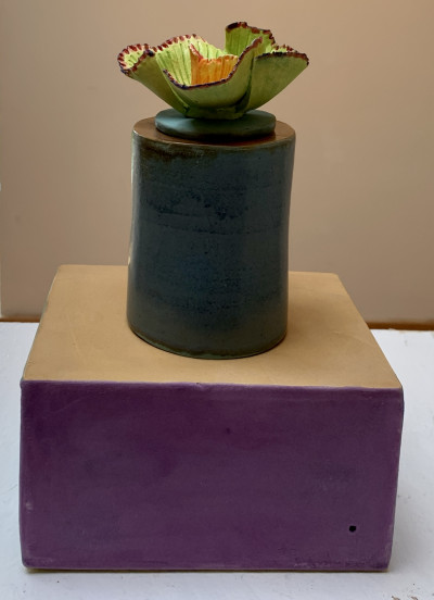 Annette Corcoran<br/>
Untitled (Flower cylinder on a box)<br/>
Glazed ceramic, 2021<br/>
7.5 in. x 5.5 in. x 4.25 in.<br/>
Courtesy of private collection